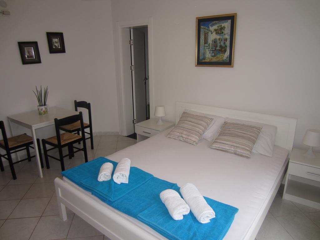 Apartments Minja Nerin Petrovac Bagian luar foto