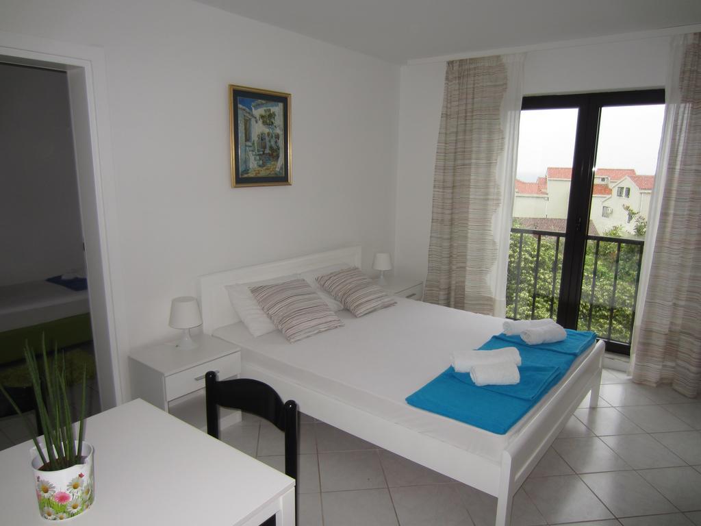 Apartments Minja Nerin Petrovac Bagian luar foto