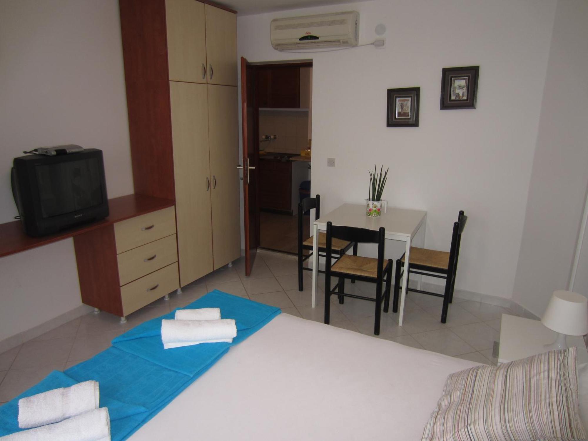 Apartments Minja Nerin Petrovac Bagian luar foto