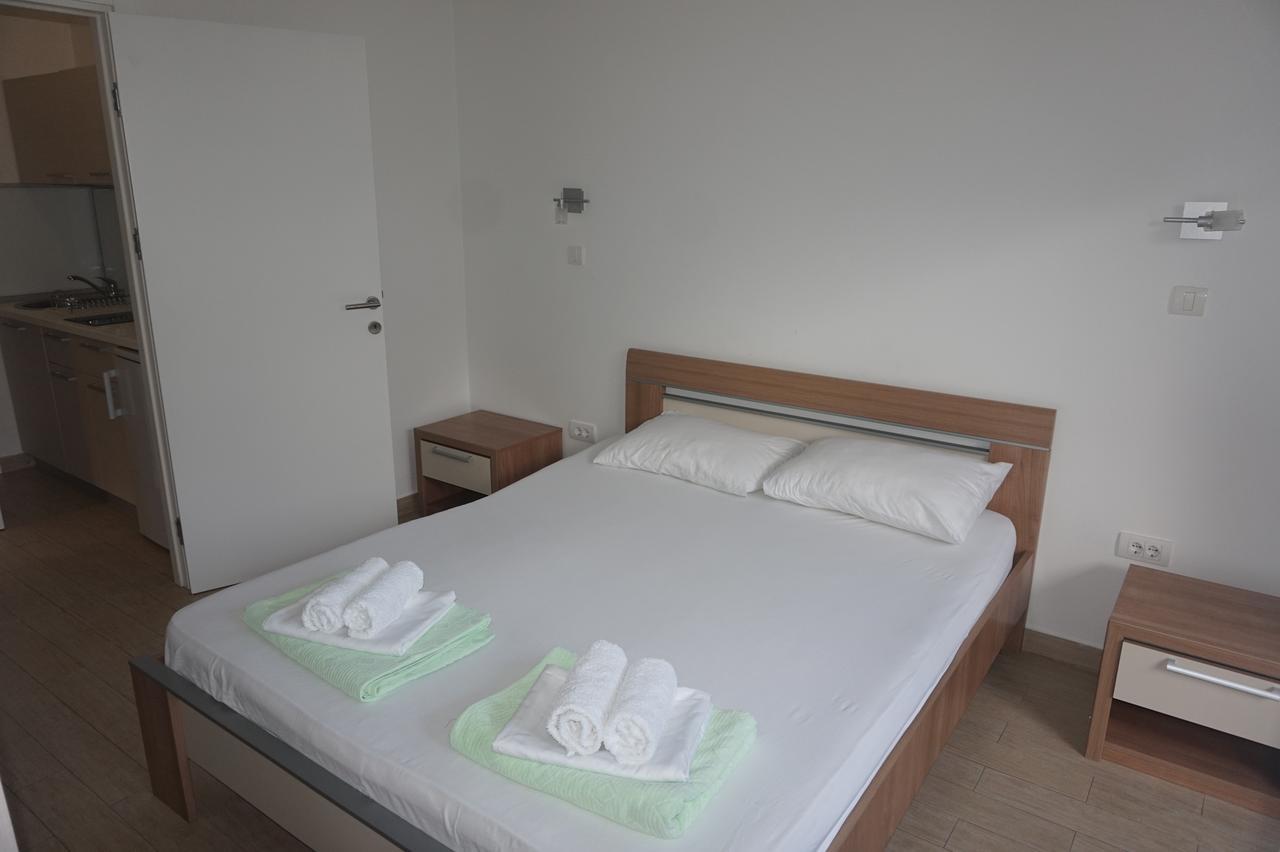 Apartments Minja Nerin Petrovac Bagian luar foto