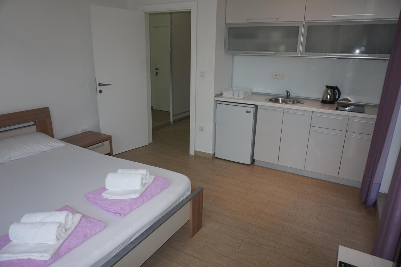 Apartments Minja Nerin Petrovac Bagian luar foto
