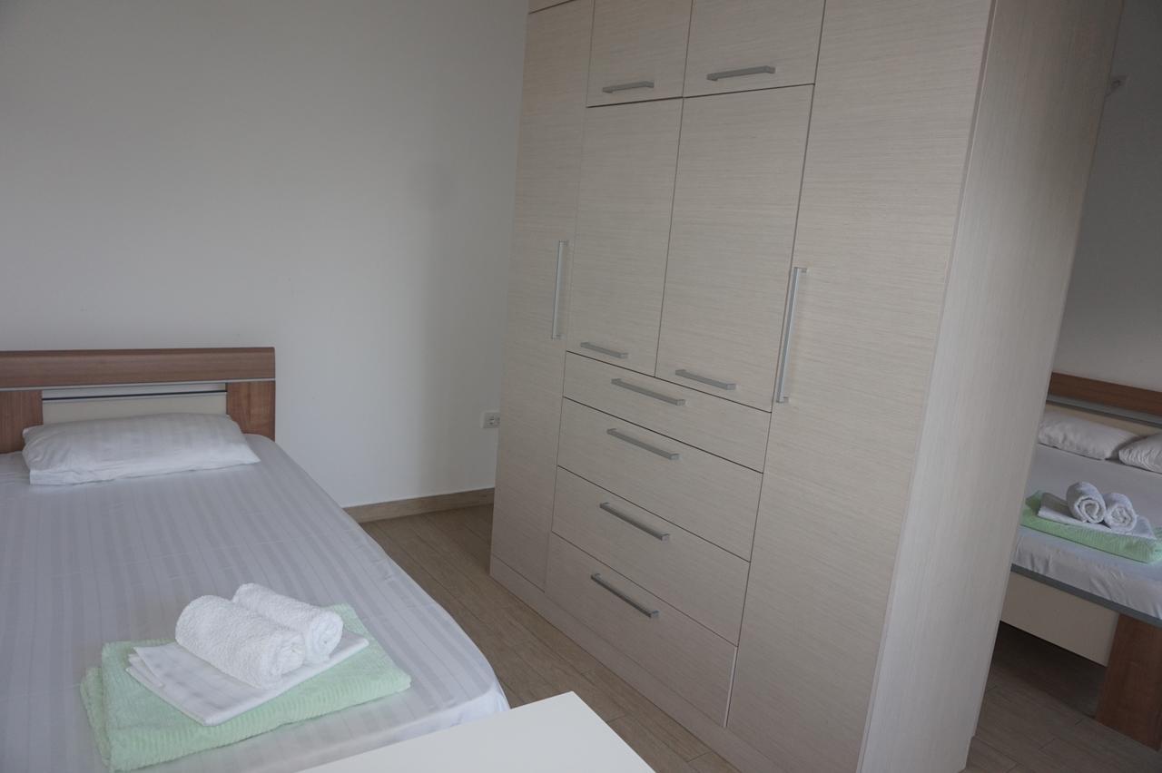 Apartments Minja Nerin Petrovac Bagian luar foto