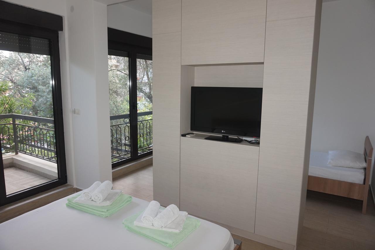 Apartments Minja Nerin Petrovac Bagian luar foto